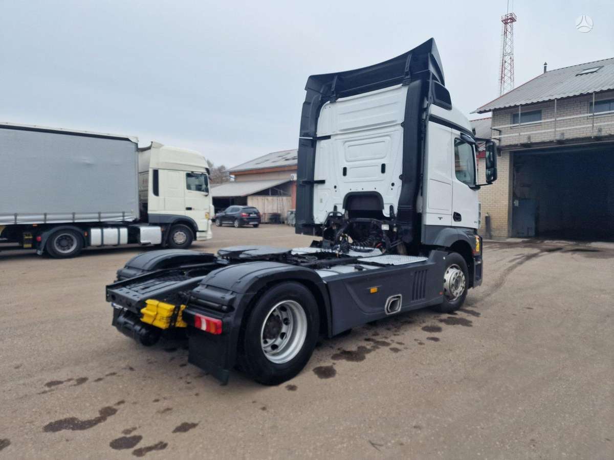 Mercedes-Benz Actros 1842, double sleeper