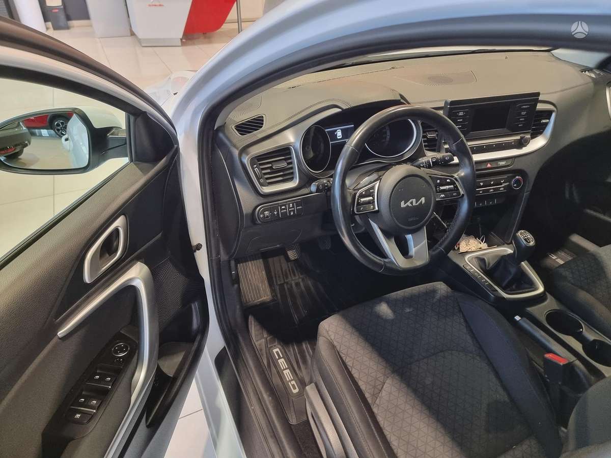 Kia Ceed, 1.6 l., hatchback