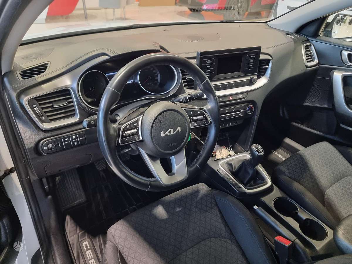 Kia Ceed, 1.6 l., Хэтчбек