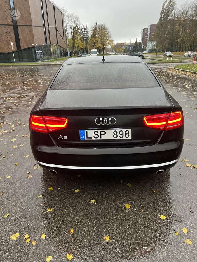 Audi A8, 4.1 l., Седан