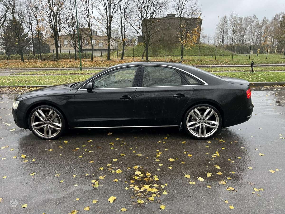 Audi A8, 4.1 l., Седан
