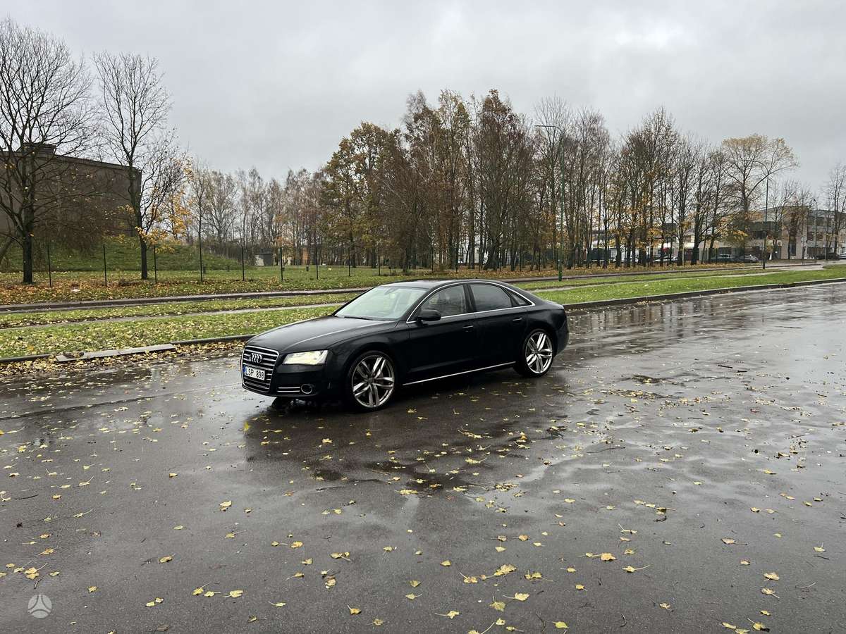 Audi A8, 4.1 l., Седан