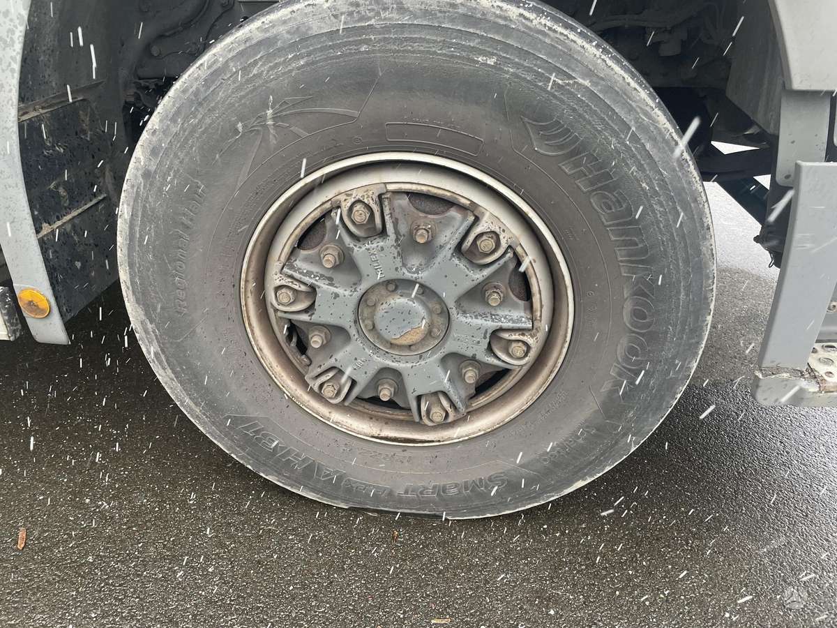 Mercedes-Benz AXOR 1829, с краном