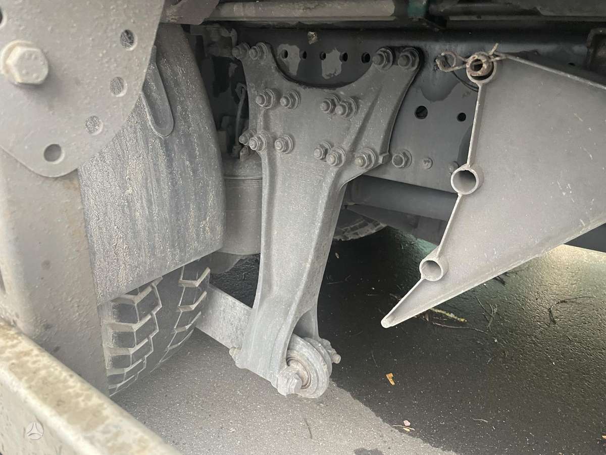 Mercedes-Benz AXOR 1829, с краном