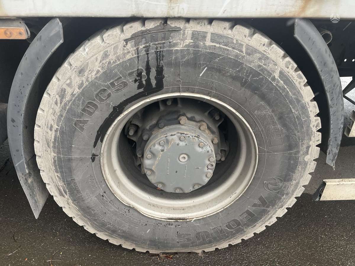 Mercedes-Benz AXOR 1829, с краном