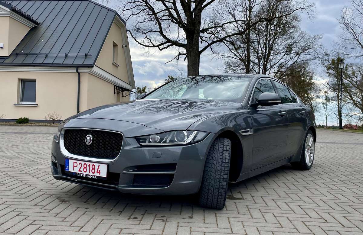 Jaguar XE, 2.0 l., Седан