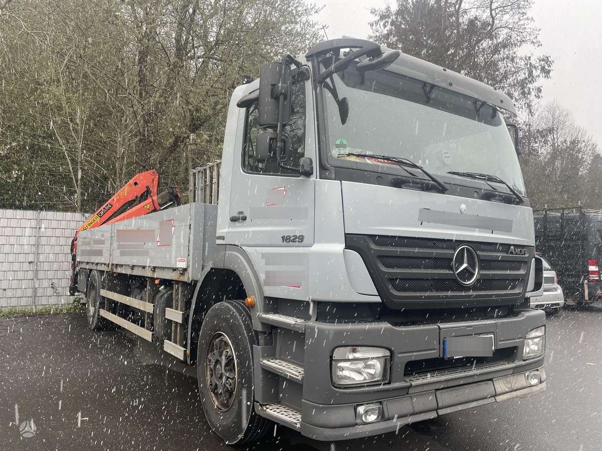 Mercedes-Benz AXOR 1829, с краном