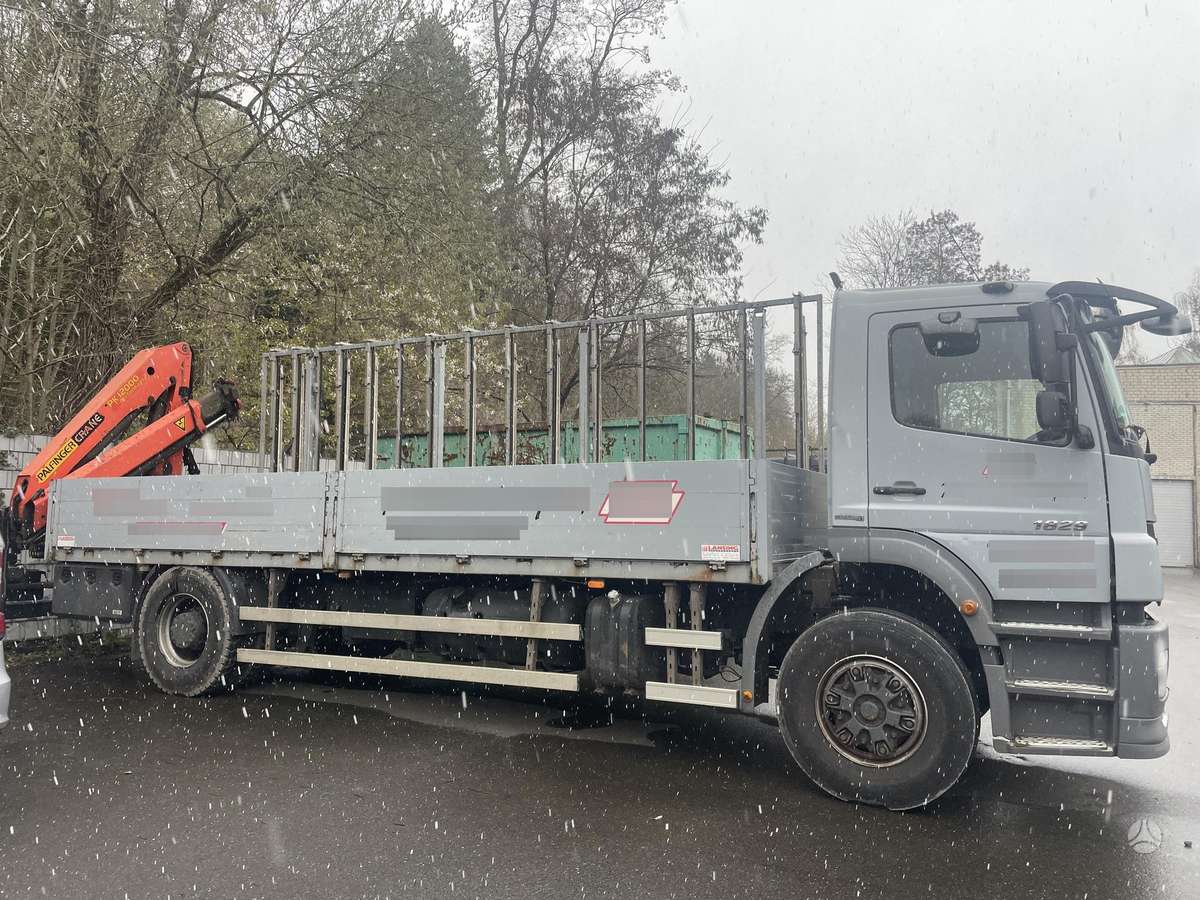Mercedes-Benz AXOR 1829, с краном