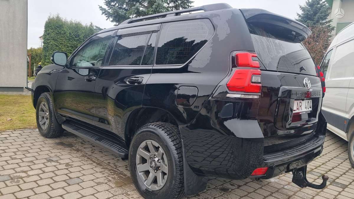 Toyota Land Cruiser, off-road / crossover