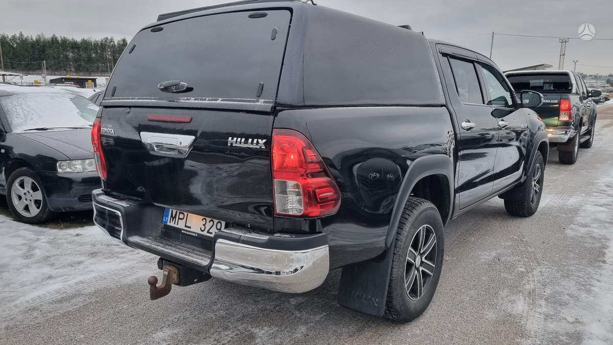 Toyota Land Cruiser, off-road / crossover