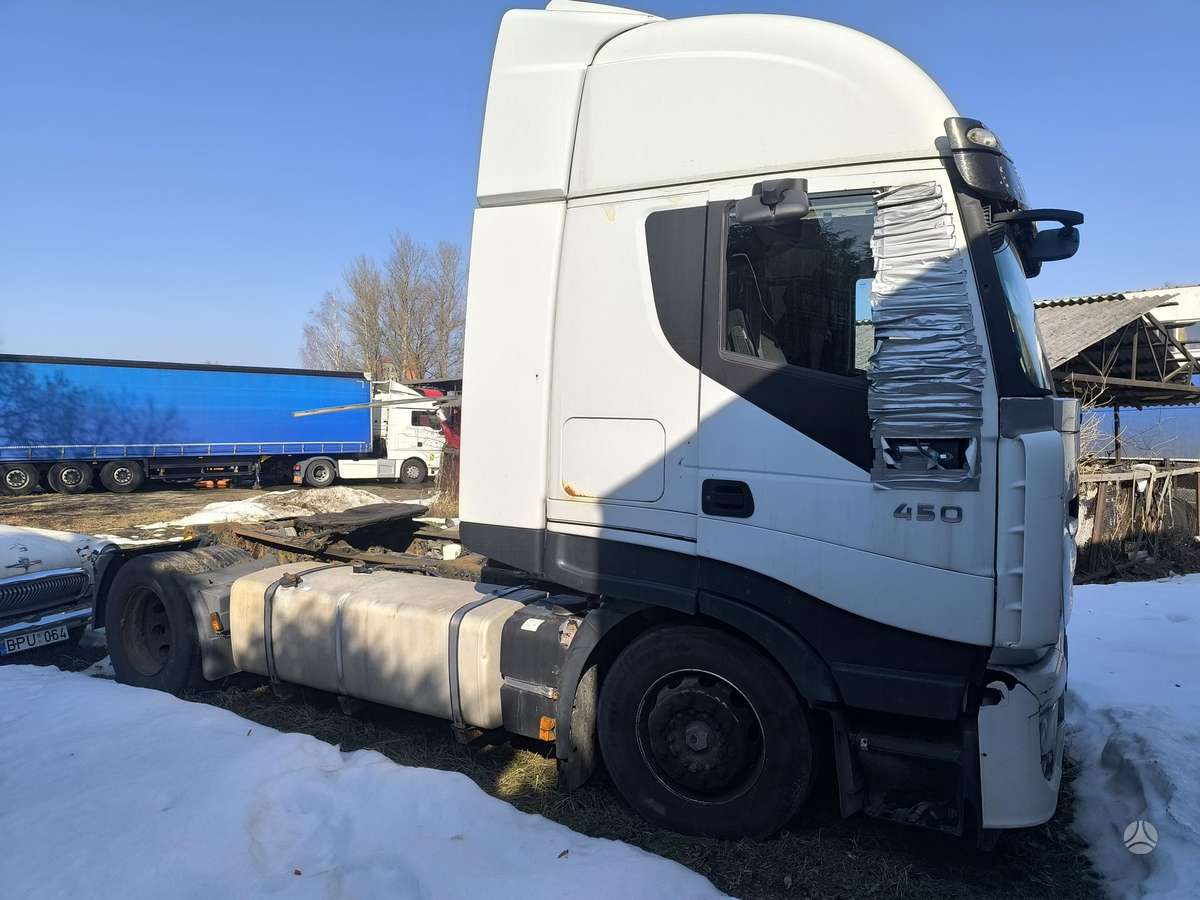 Iveco Stralis 450, double sleeper