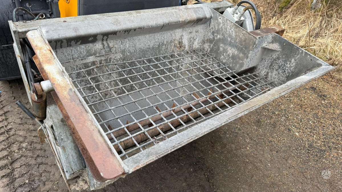 -Kita- Wille 655C, frontal loader