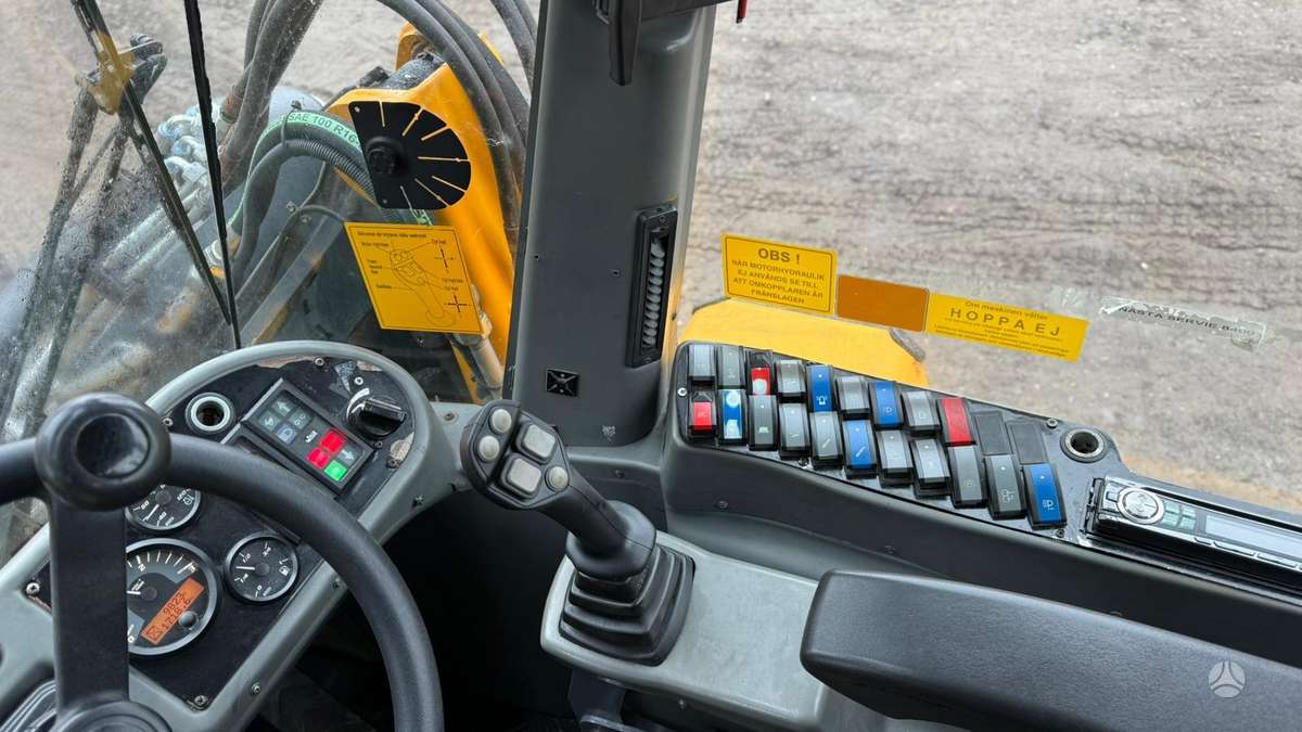 -Kita- Wille 655C, frontal loader