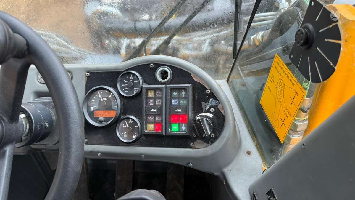 -Kita- Wille 655C, frontal loader