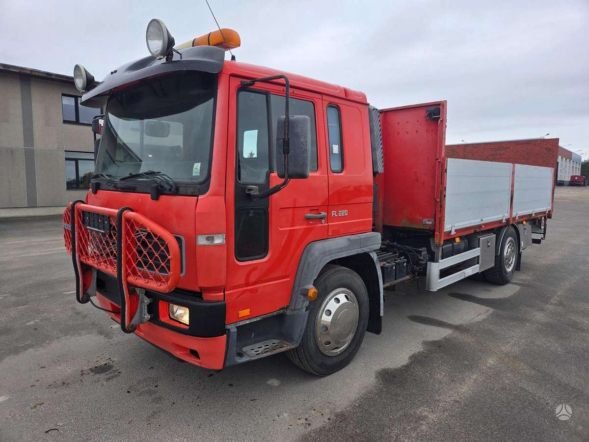 Volvo FL220 4X2, ar krānu