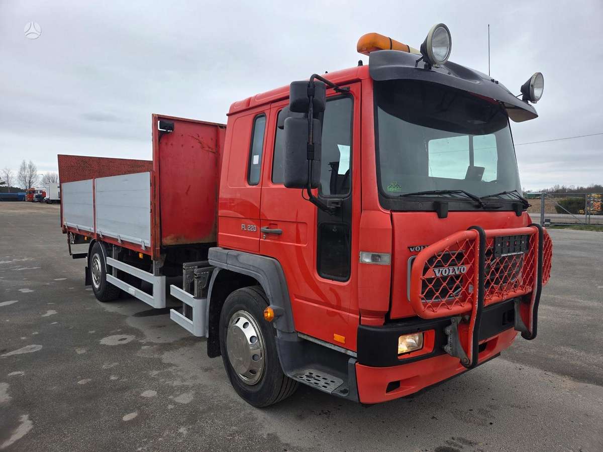 Volvo FL220 4X2, ar krānu