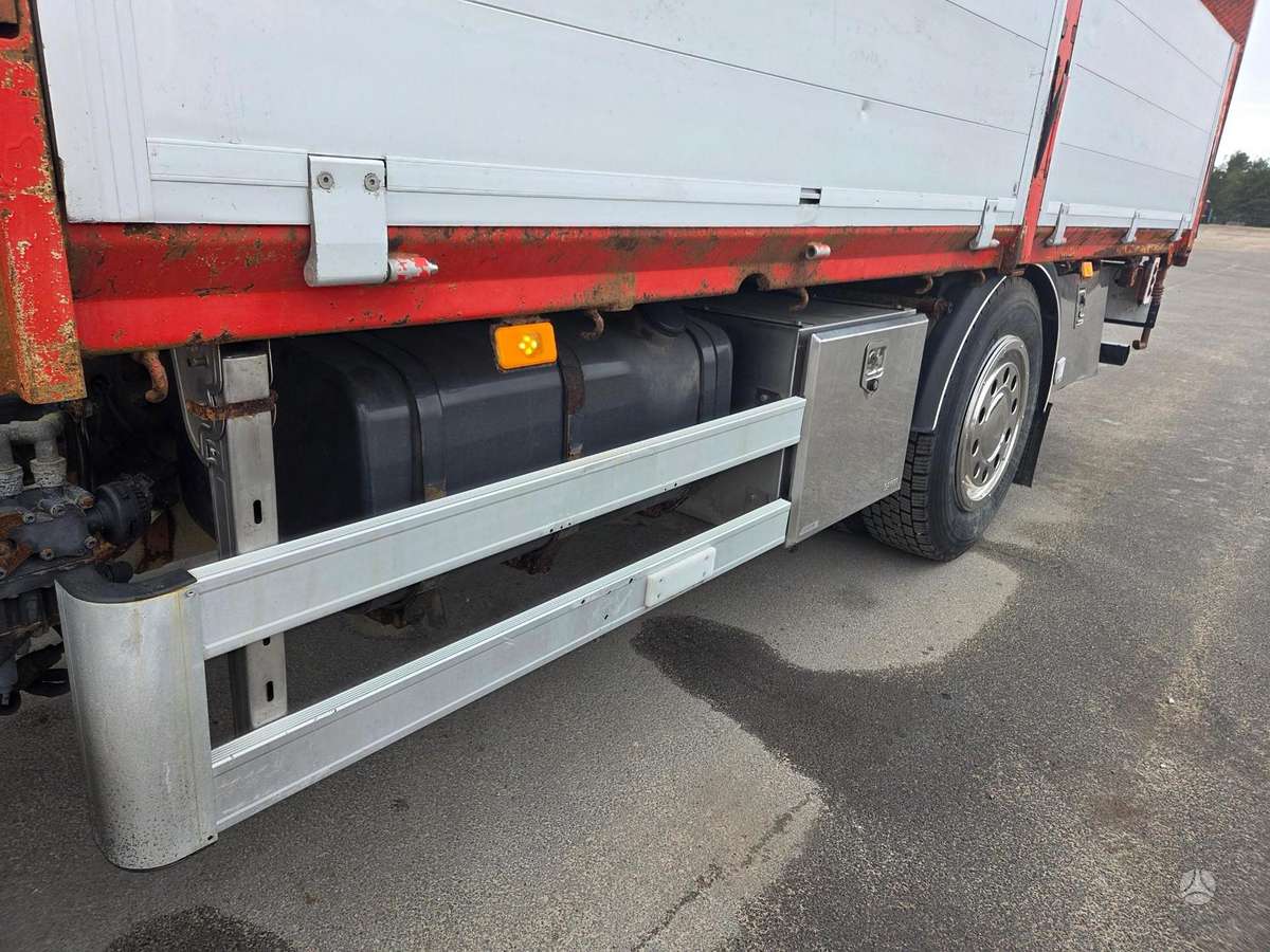 Volvo FL220 4X2, su kranu