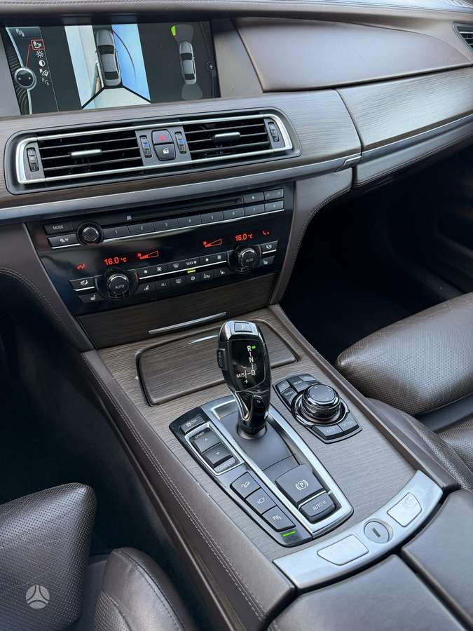 BMW 740, 3.0 l., Седан