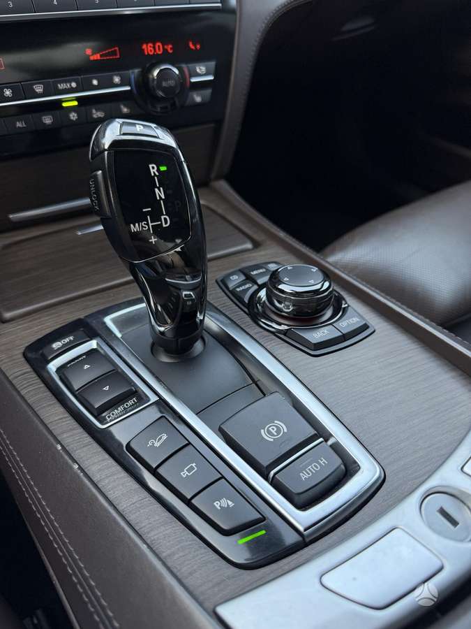 BMW 740, 3.0 l., Седан