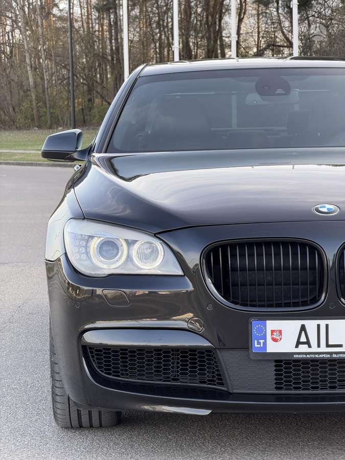 BMW 740, 3.0 l., Седан