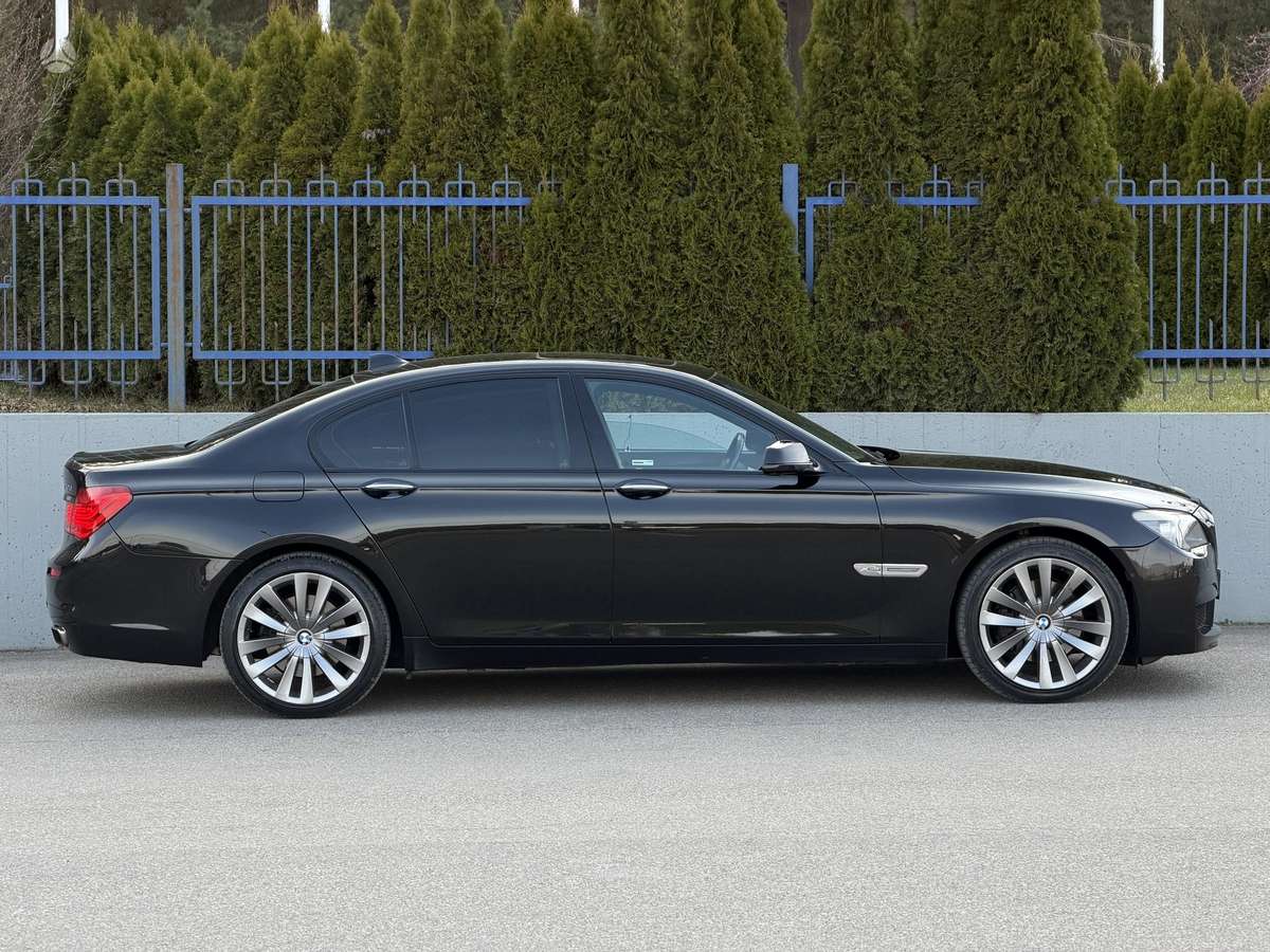 BMW 740, 3.0 l., Седан