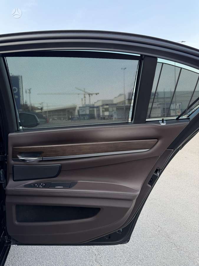 BMW 740, 3.0 l., Седан