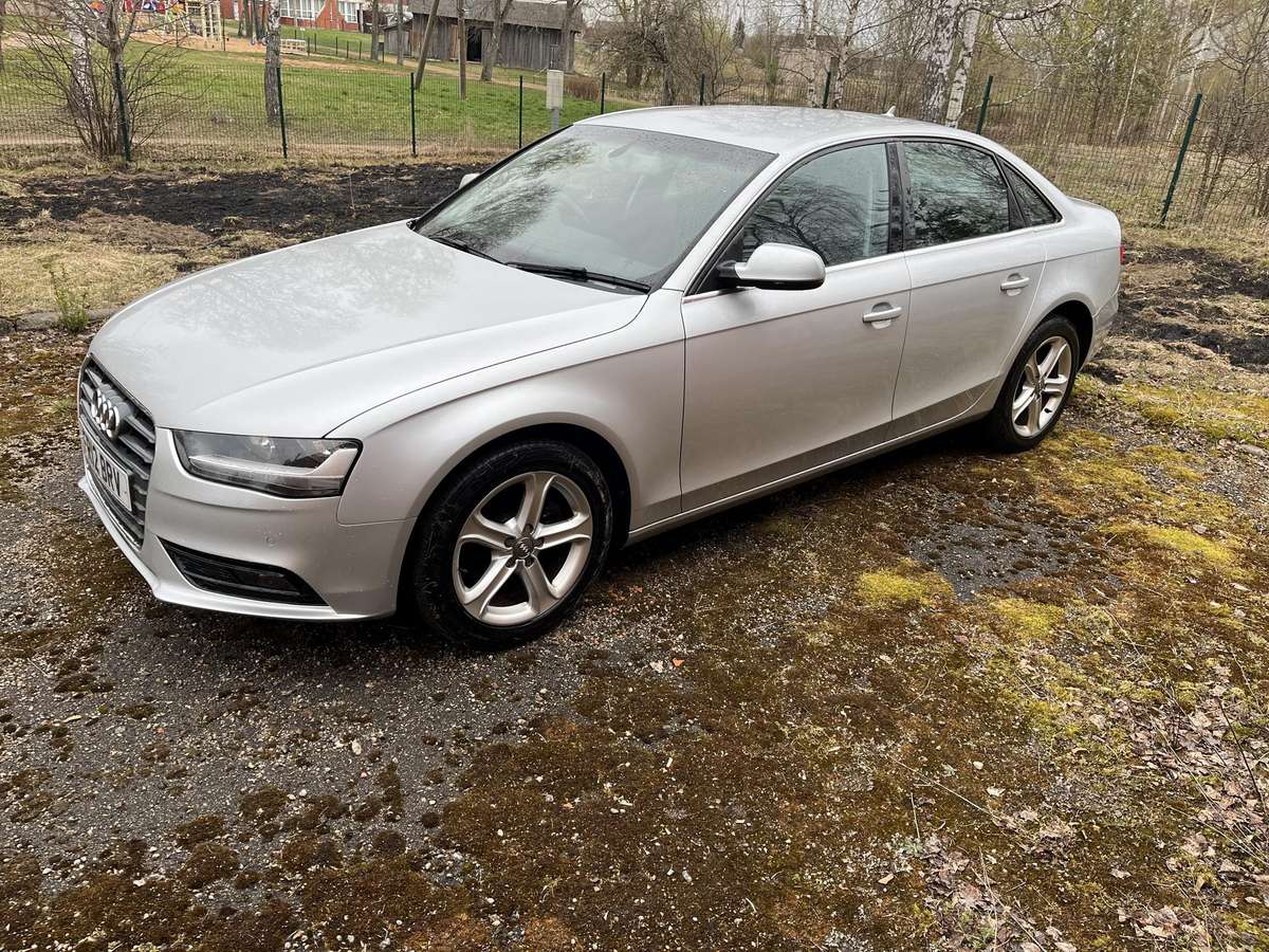 Audi A4, 2.0 l., Седан