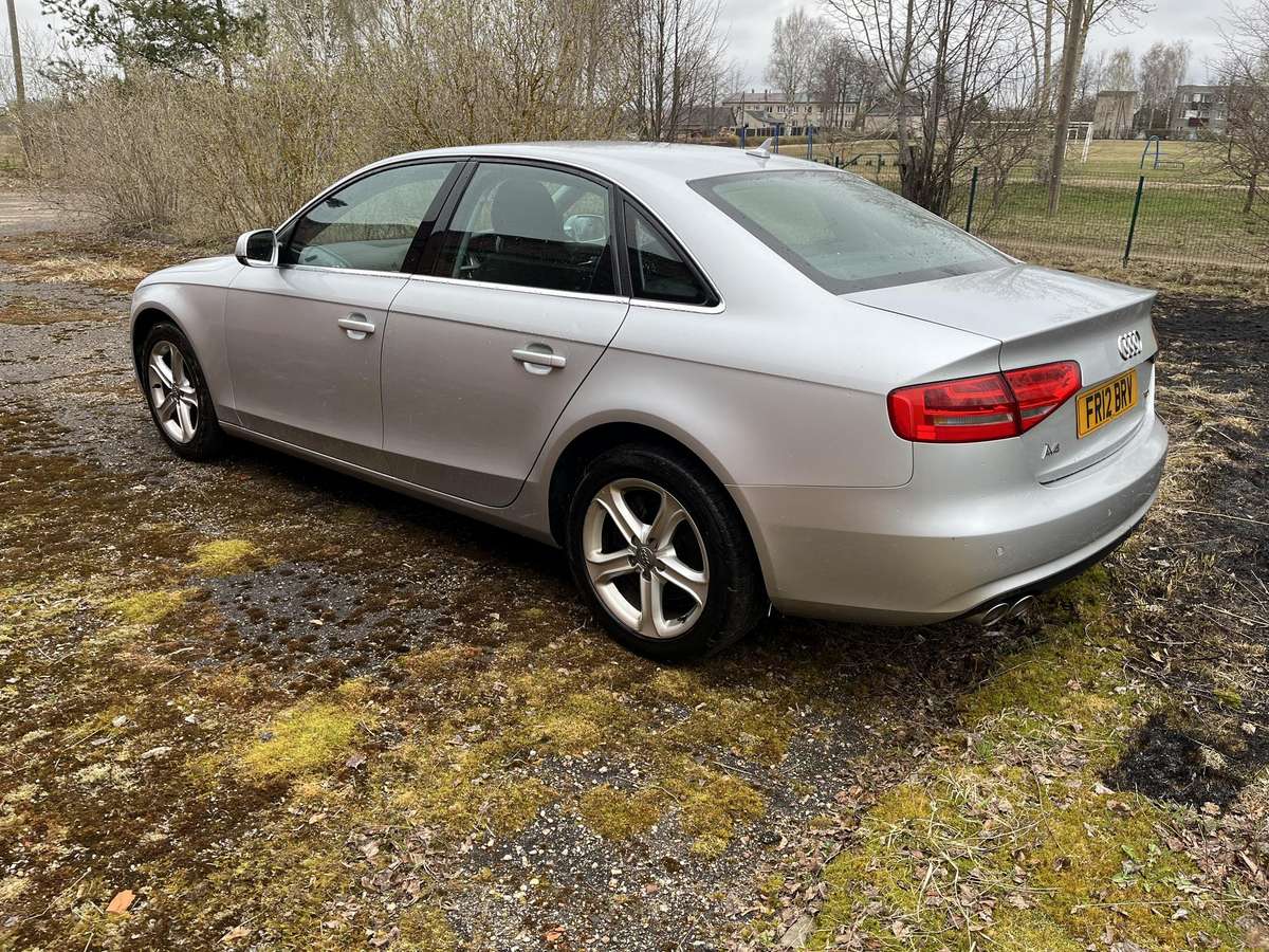 Audi A4, 2.0 l., Седан