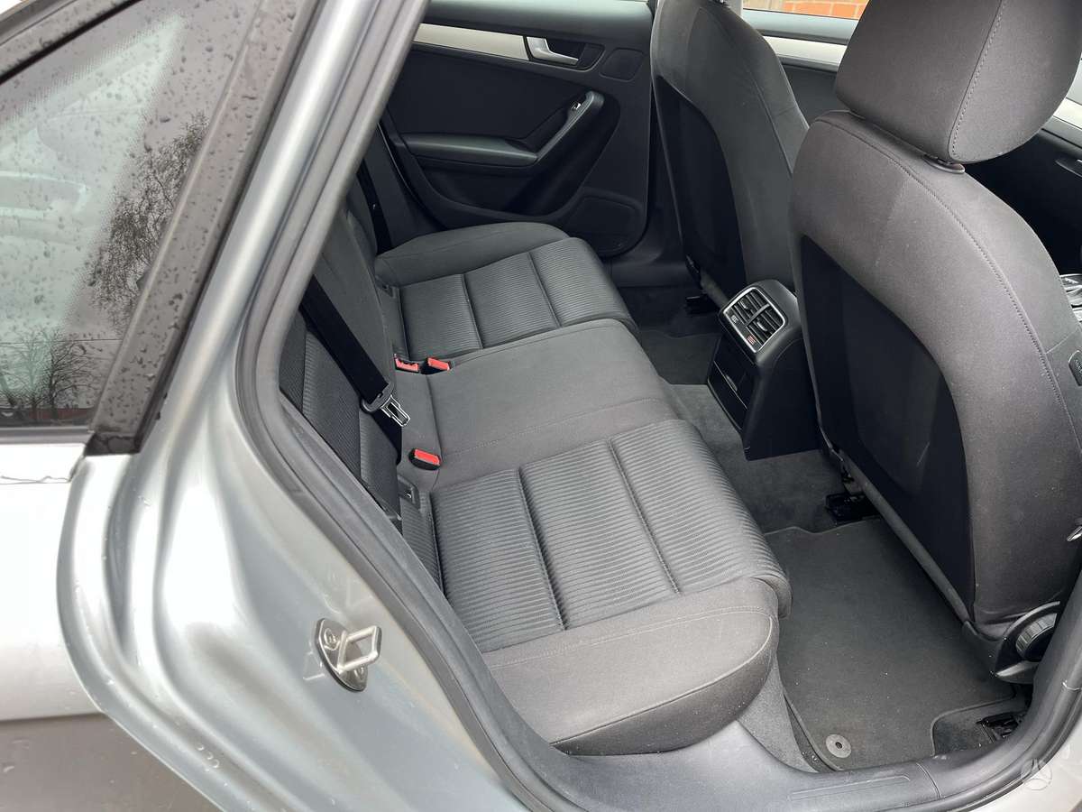 Audi A4, 2.0 l., Седан