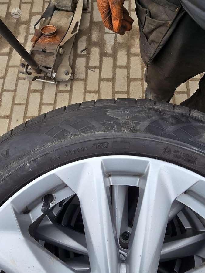 Nokian, summer 215/60 R17