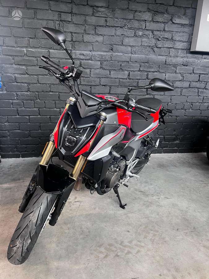 QJMOTOR SRK700 554cc, street / classic