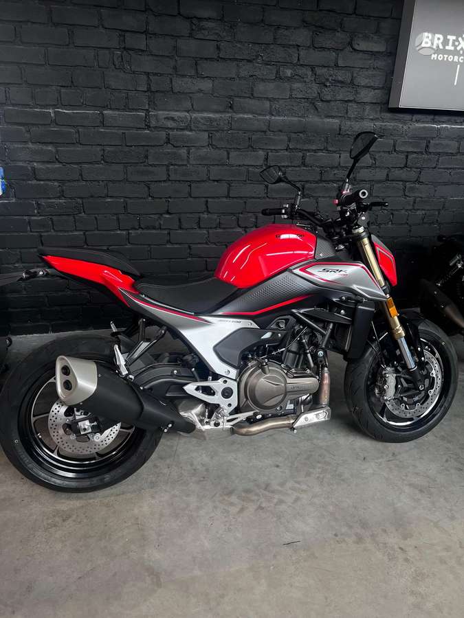QJMOTOR SRK700 554cc, street / classic