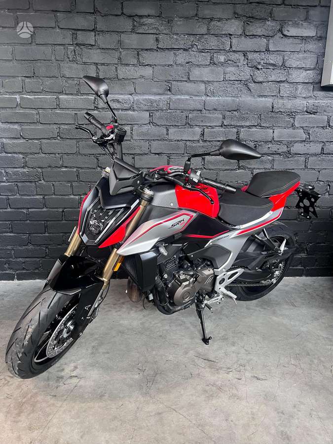QJMOTOR SRK700 554cc, street / classic