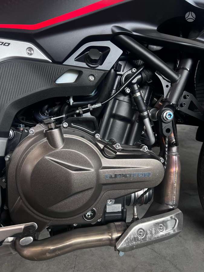 QJMOTOR SRK700 554cc, street / classic