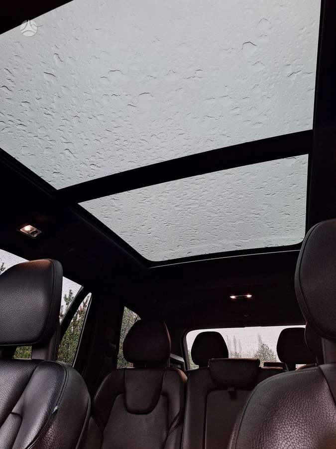 Volvo XC90 - 11