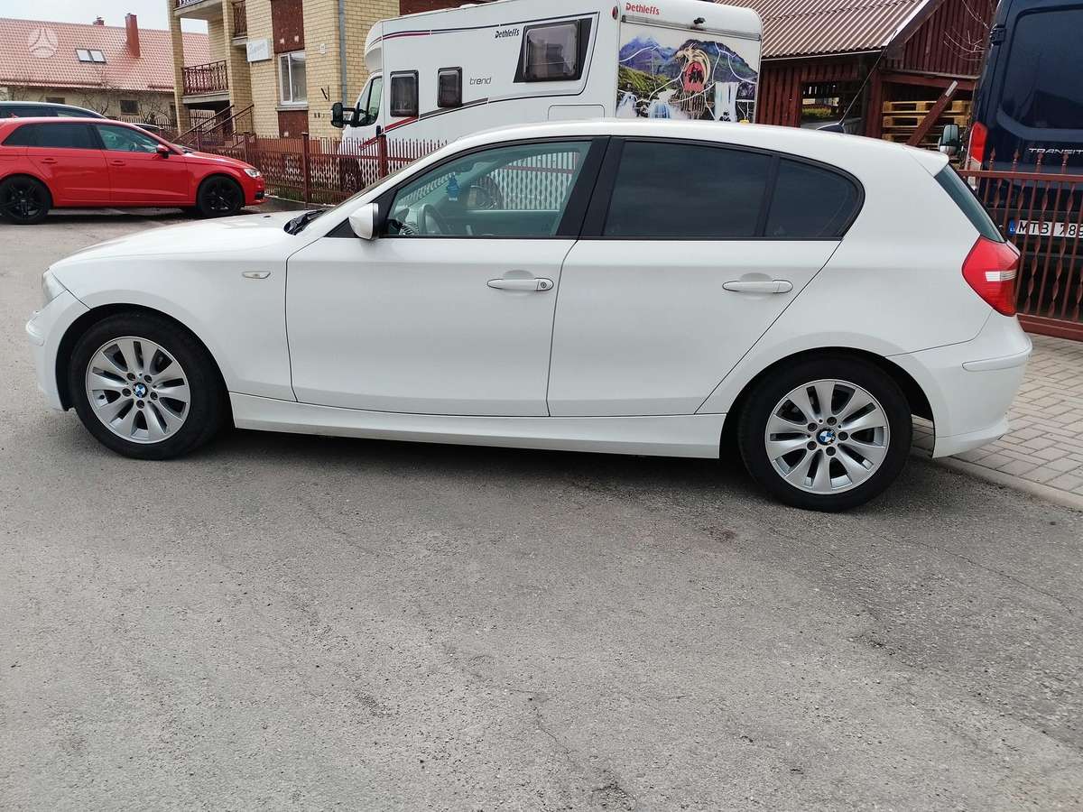 BMW 116, 2.0 l., hatchback
