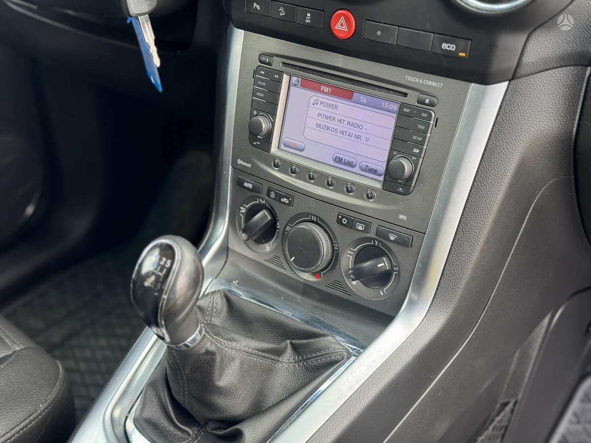 Opel Antara, 2.2 l., off-road / crossover