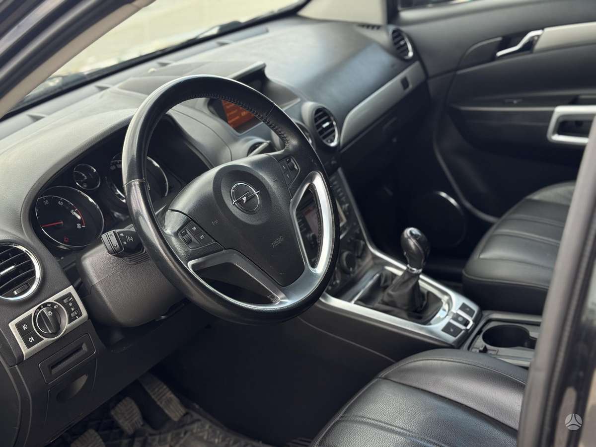 Opel Antara, 2.2 l., off-road / crossover