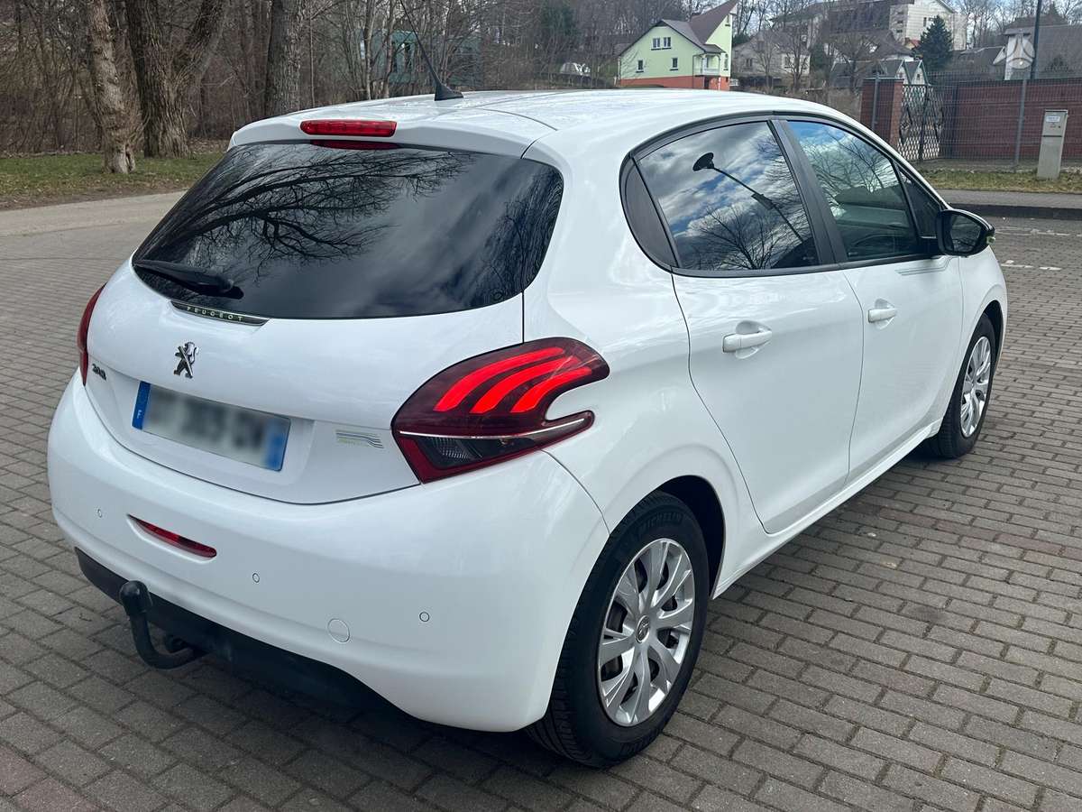 Peugeot 208 - 3