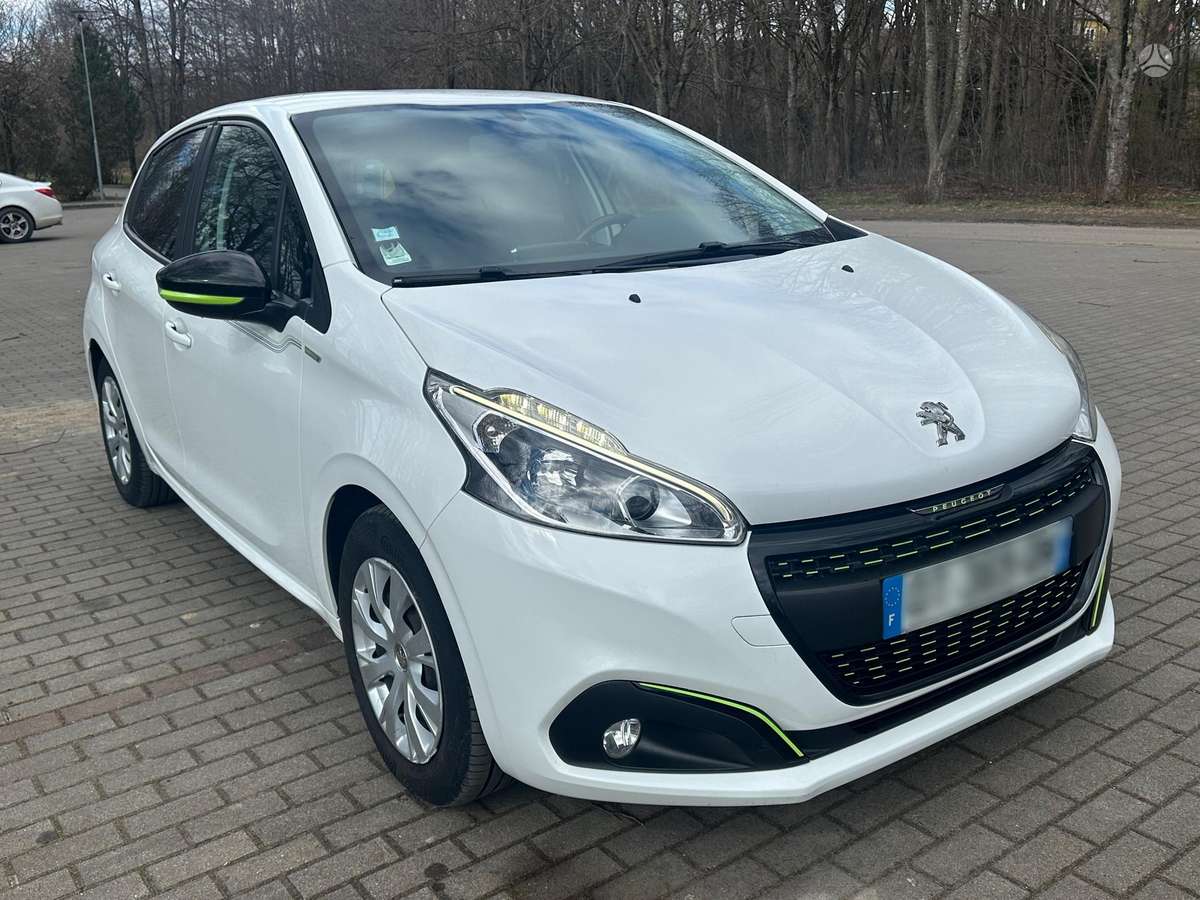 Peugeot 208, 1.2 l., hatchback