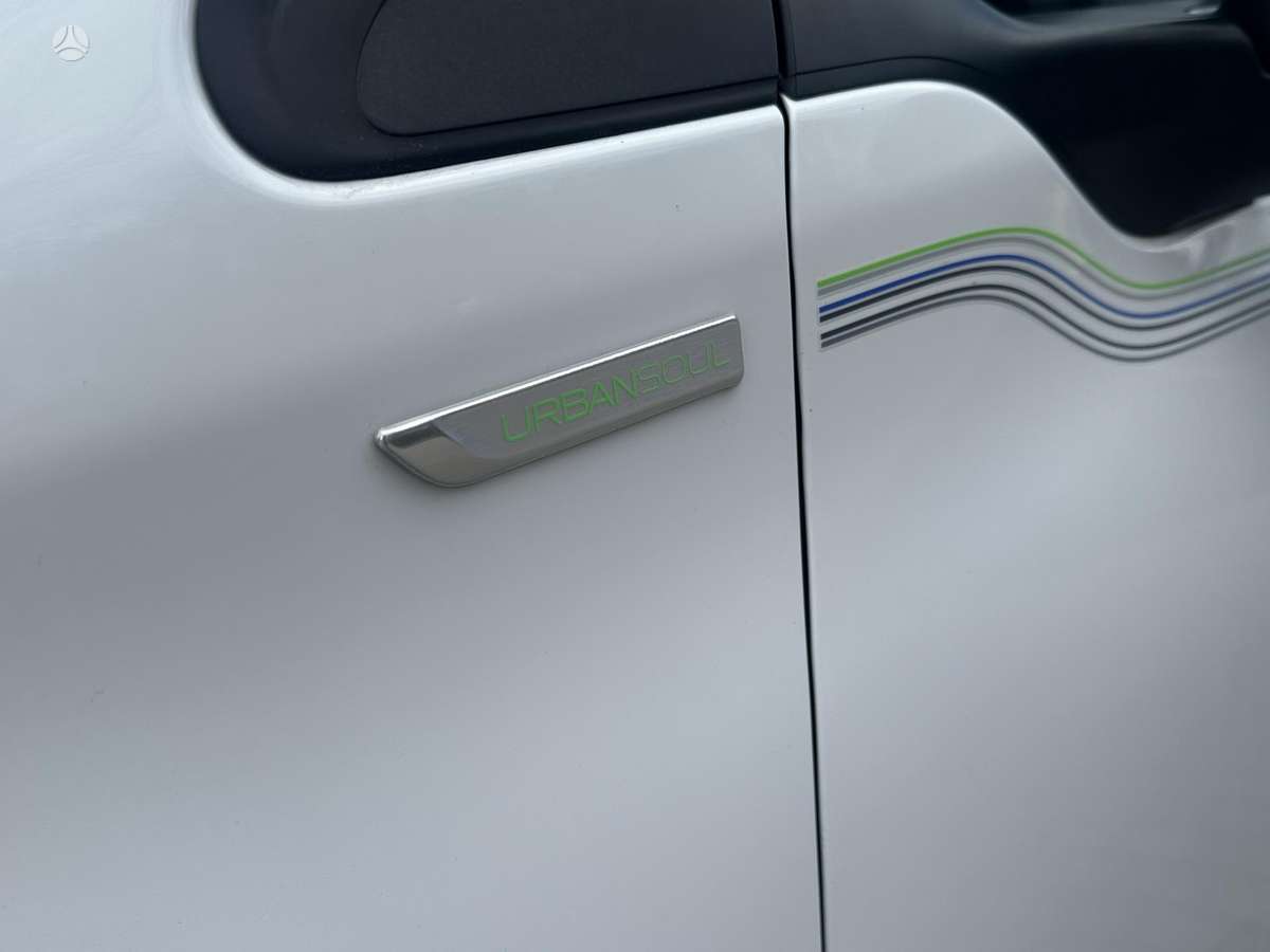 Peugeot 208, 1.2 l., hatchback