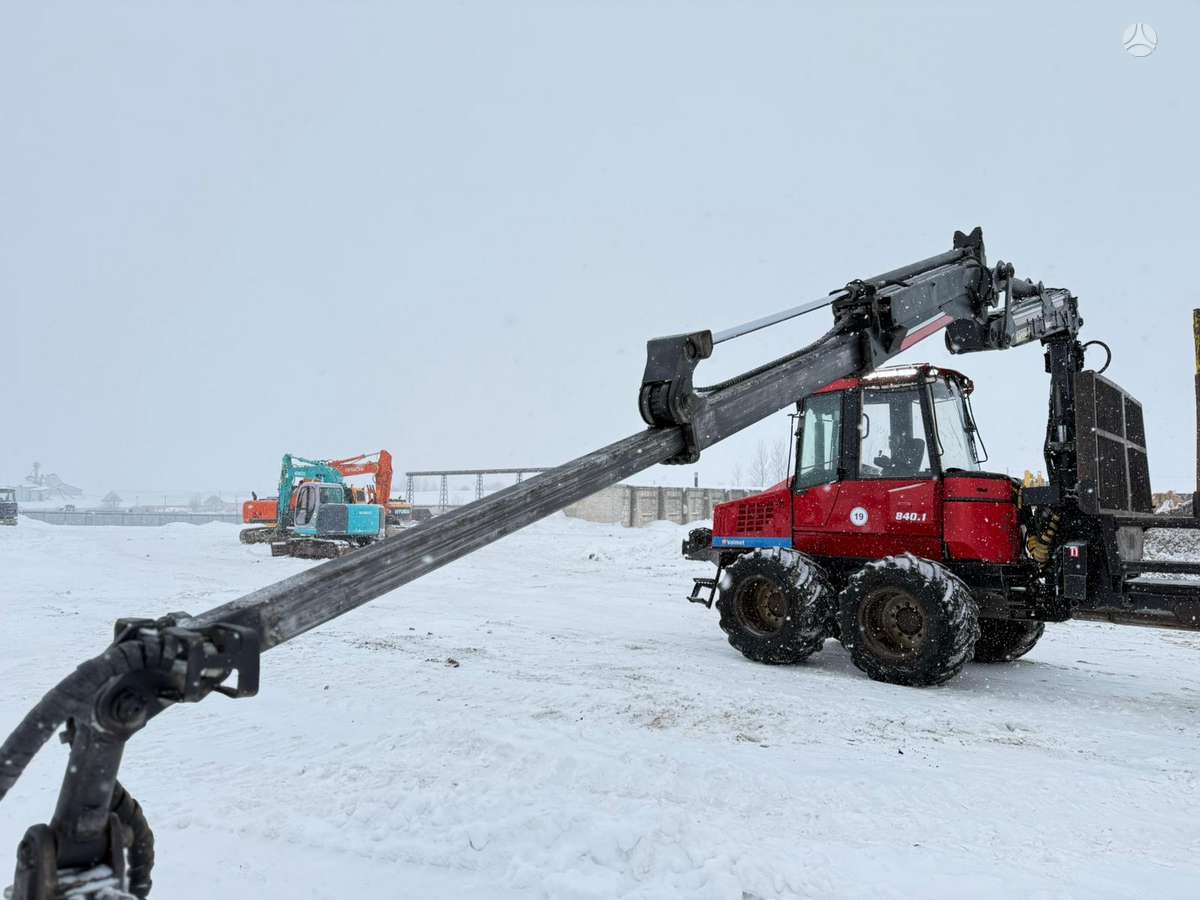 Valmet 840.1 with winch, forwarders