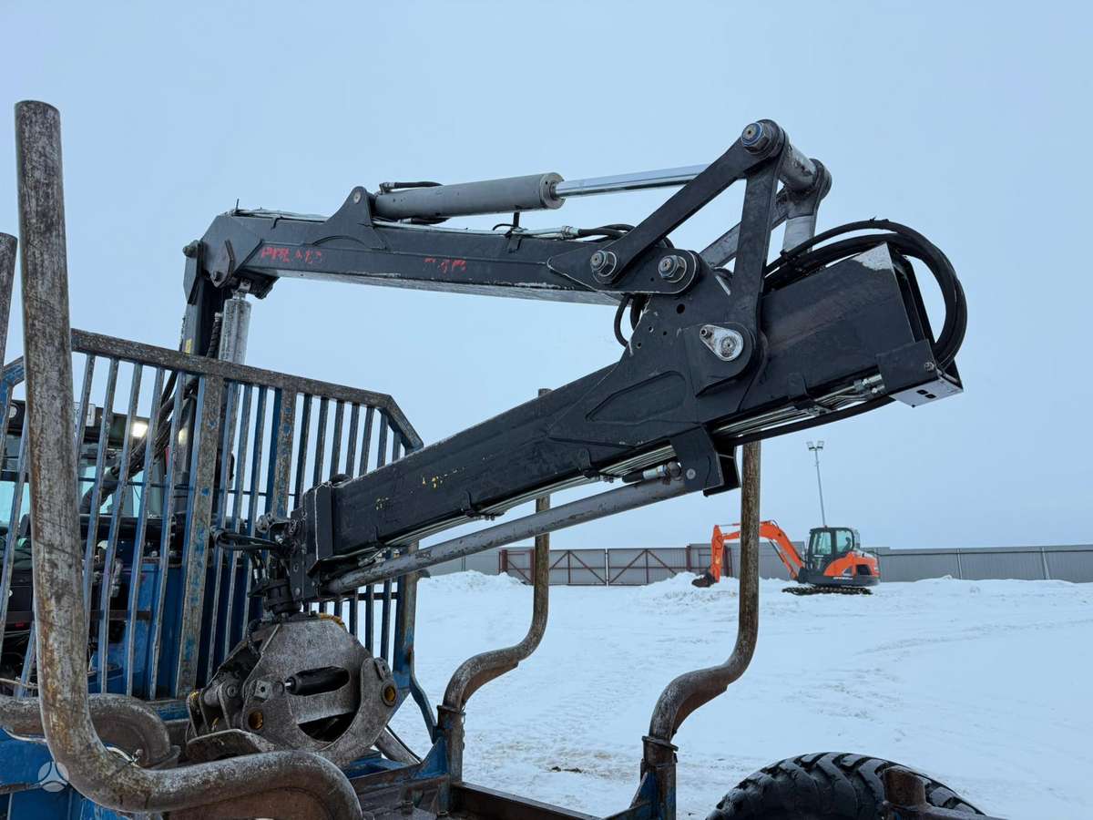 Valtra N121H + Vreten 1400 HydroDrive, forwarders