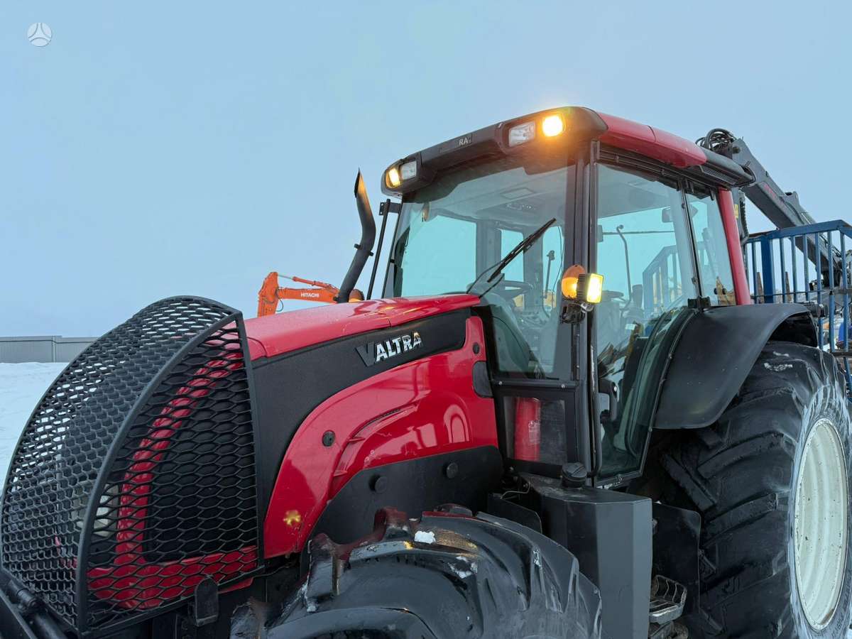Valtra N121H + Vreten 1400 HydroDrive, forwarders