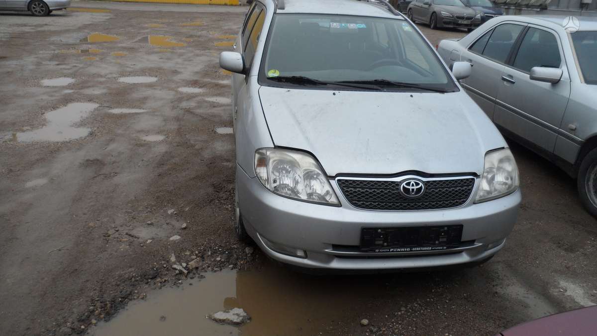 Toyota Corolla по частям