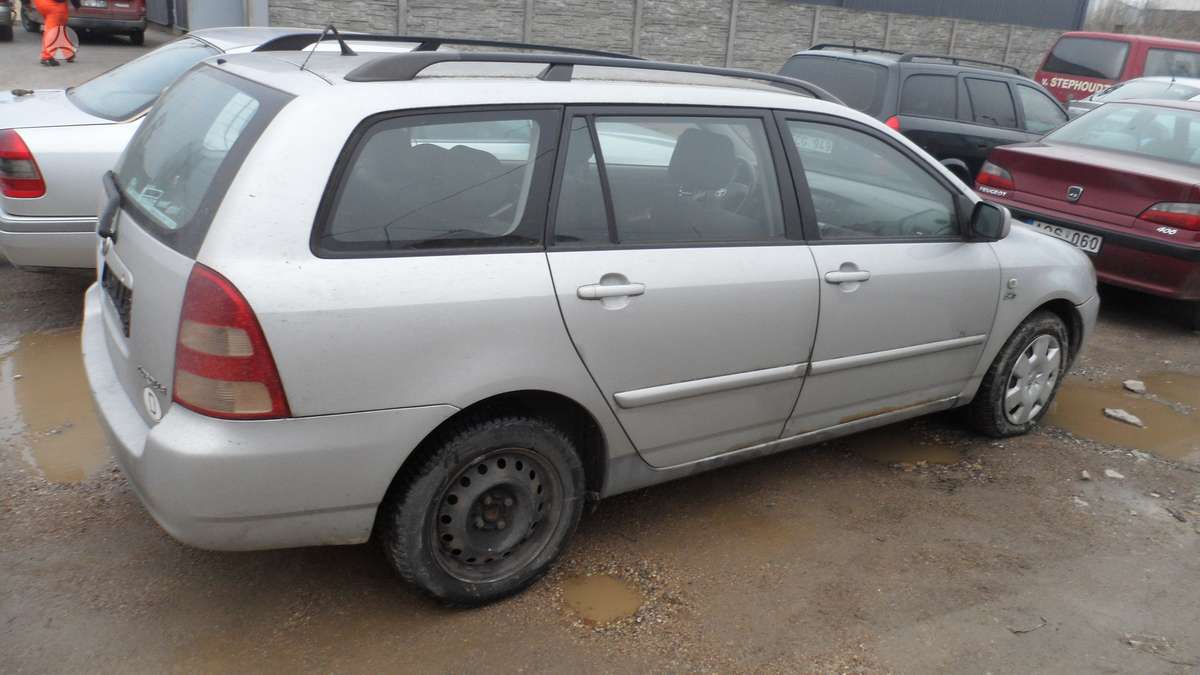 Toyota Corolla по частям
