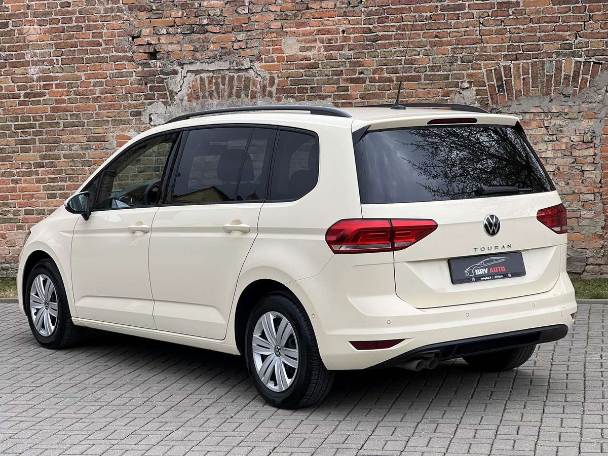 Volkswagen Touran - 9