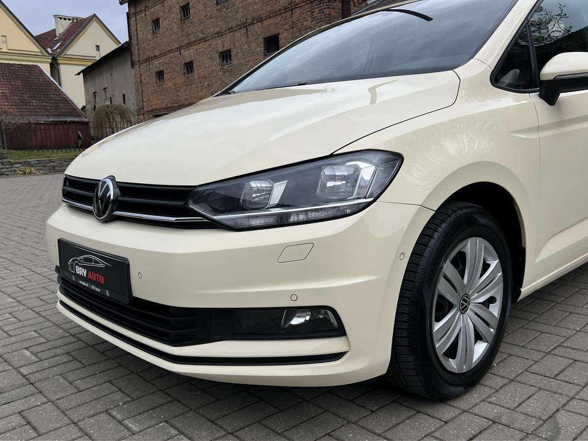 Volkswagen Touran - 12