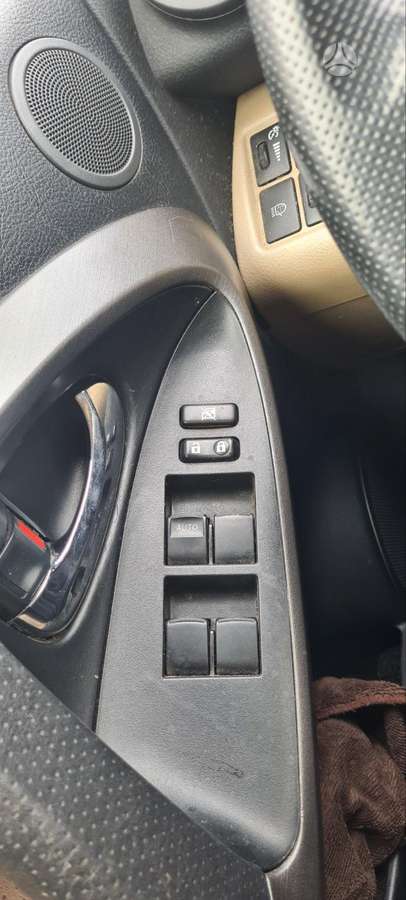 Toyota RAV4 - 9