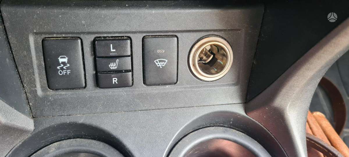 Toyota RAV4 - 10